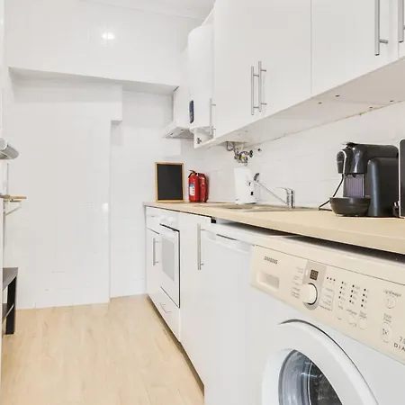 Daire 1bdr Cozy Flat In Heart Of By Lovelystay *