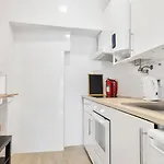 Апартаменты 1bdr Cozy Flat In Heart Of By Lovelystay