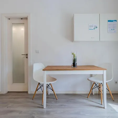 1bdr Cozy Flat In Heart Of By Lovelystay * Lissabon
