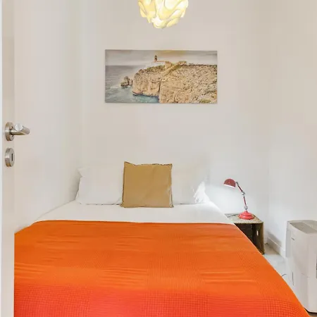 1bdr Cozy Flat In Heart Of By Lovelystay Lissabon