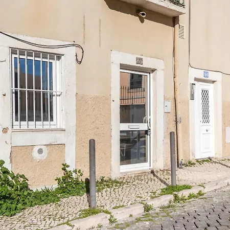 Charming 1br In Santa Apolonia By Lovelystay