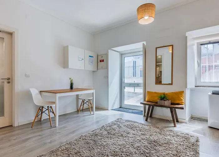 Διαμέρισμα 1bdr Cozy Flat In Heart Of By Lovelystay